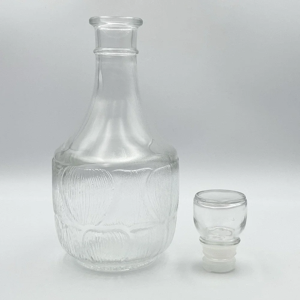 Vintage‎ Arcoroc Fleur Glass Decanter w/ Stopper Clear France 10.5